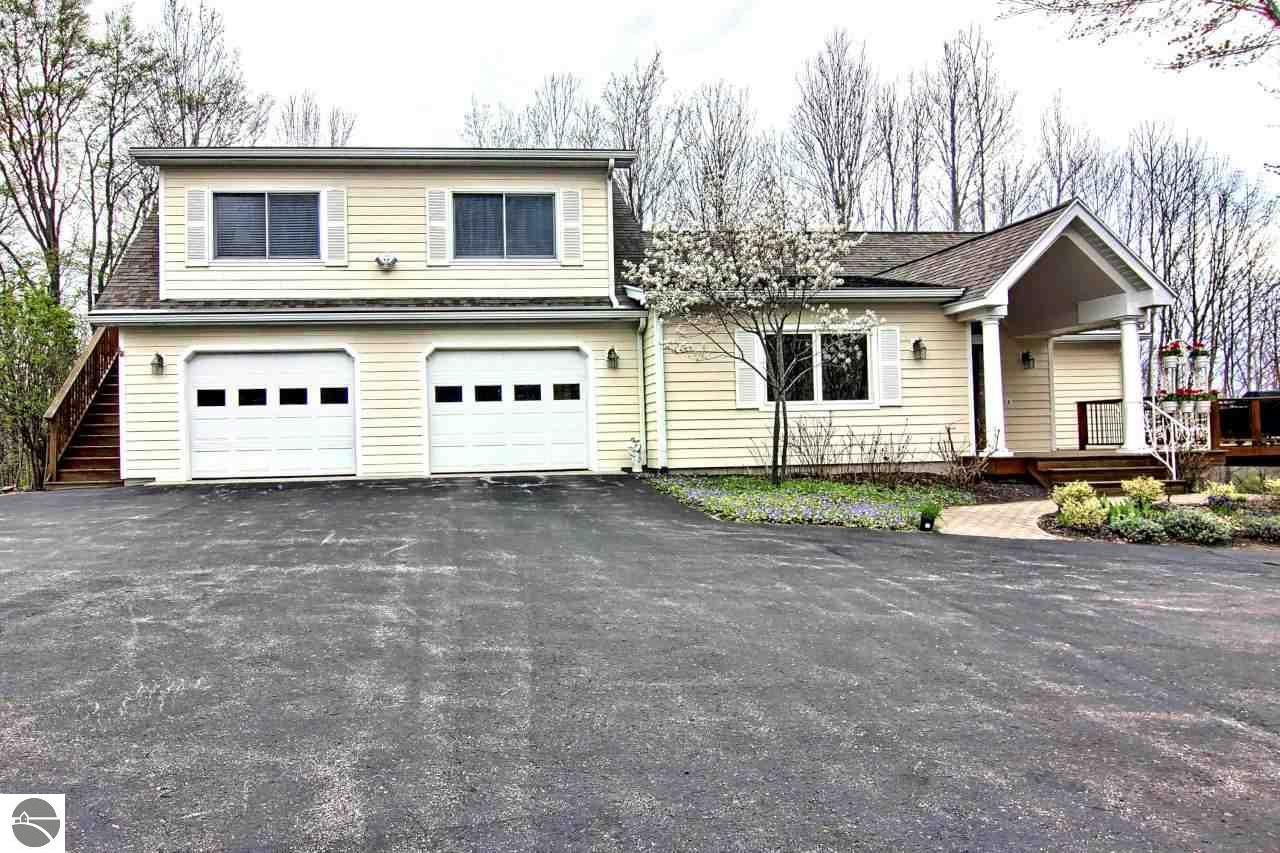 996 E Narlock Rd, Cedar, MI 49621 photo 3