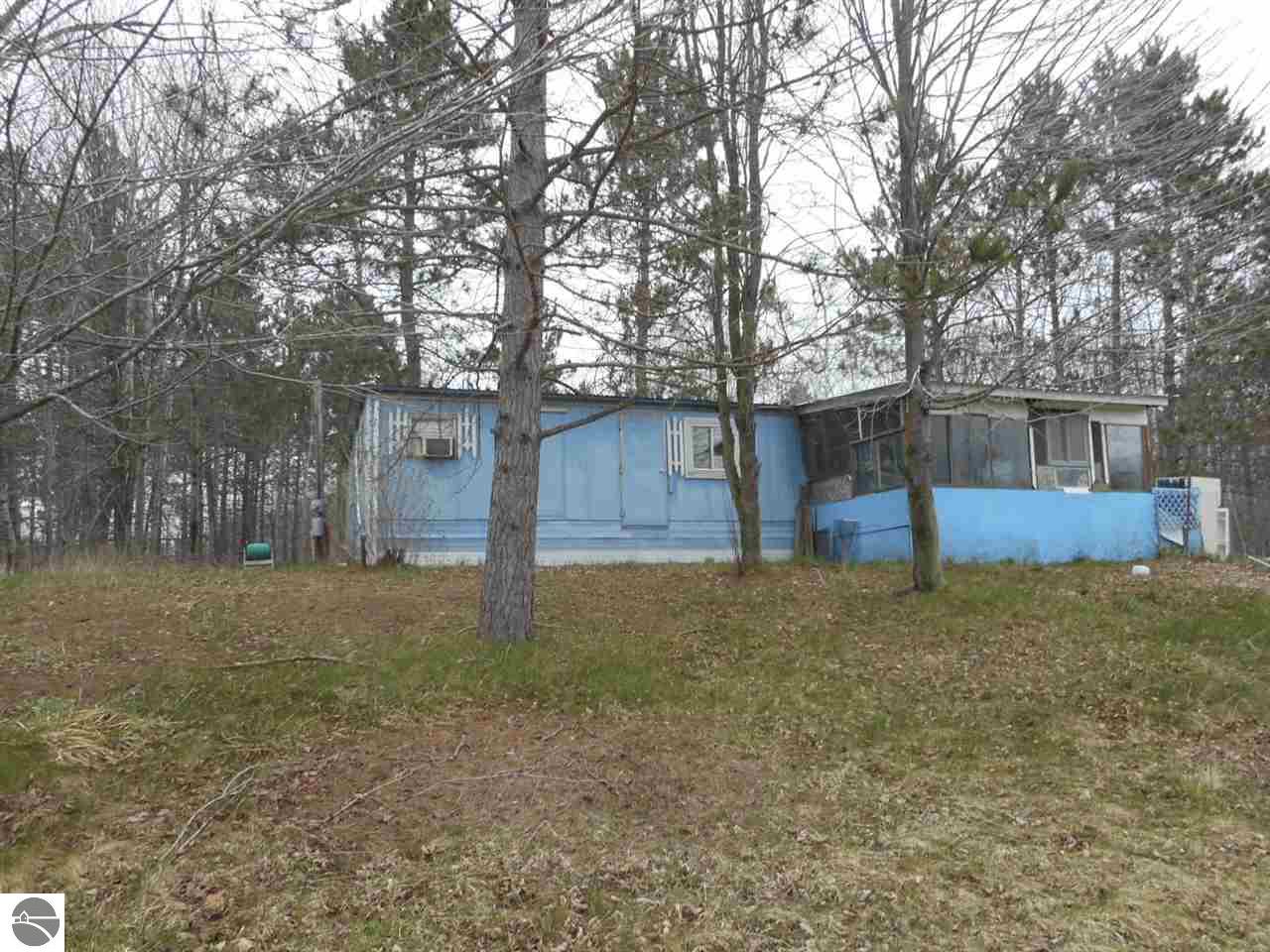 175 E Knox Rd, Beaverton, MI 48612 photo 1