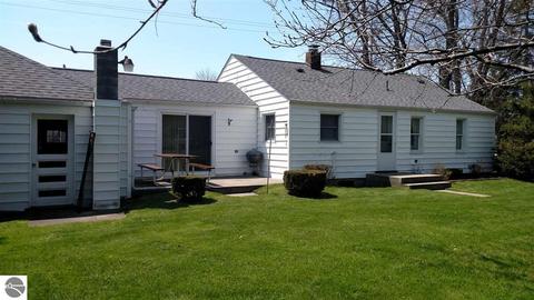 324 W Michigan Ave, Au Gres, MI 48703 photo 4