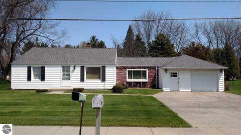 324 W Michigan Ave, Au Gres, MI 48703 photo 2