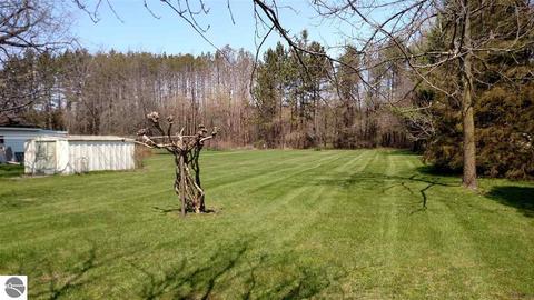 324 W Michigan Ave, Au Gres, MI 48703 photo 5