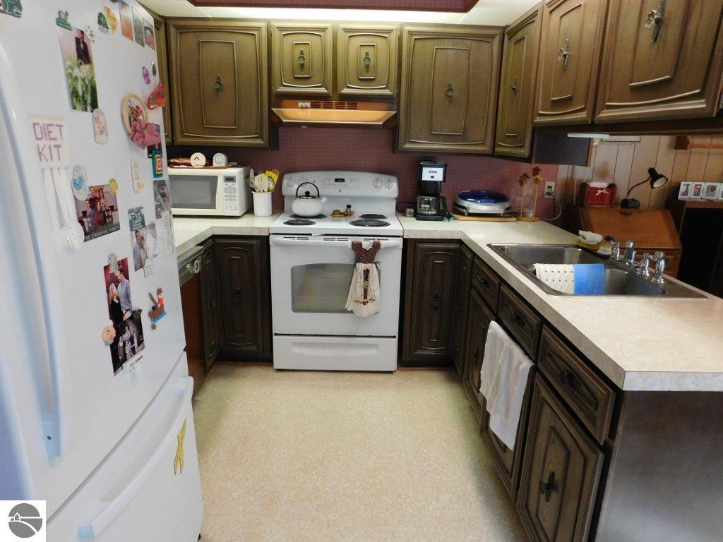 8571 E 12 Rd, Manton, MI 49663 photo 13
