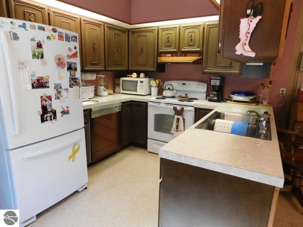 8571 E 12 Rd, Manton, MI 49663 photo 12