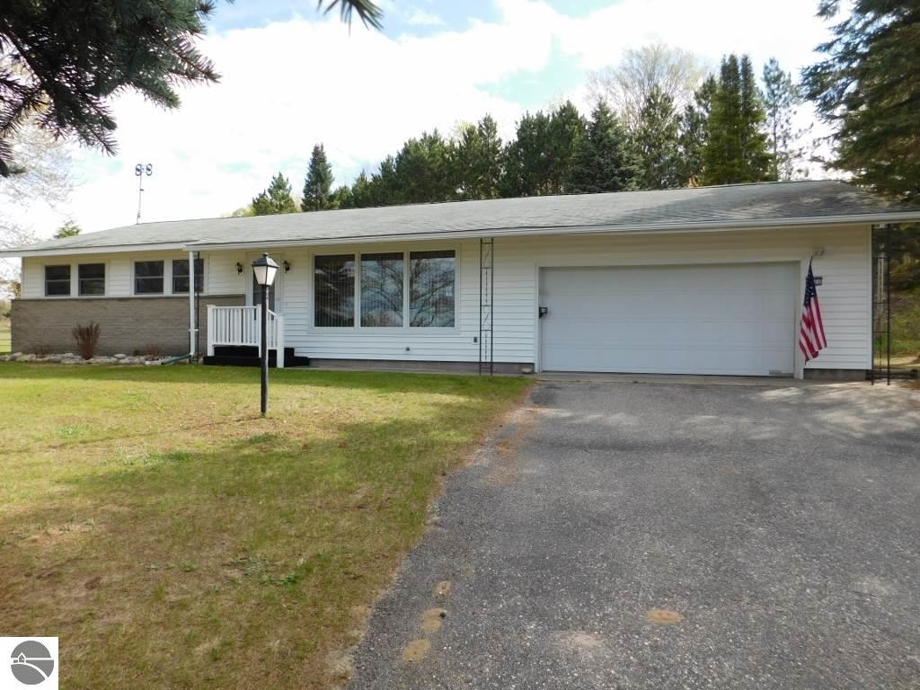 8571 E 12 Rd, Manton, MI 49663 photo 3