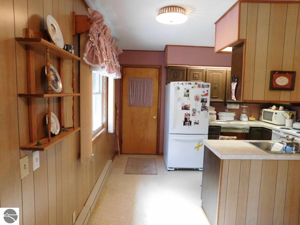 8571 E 12 Rd, Manton, MI 49663 photo 11