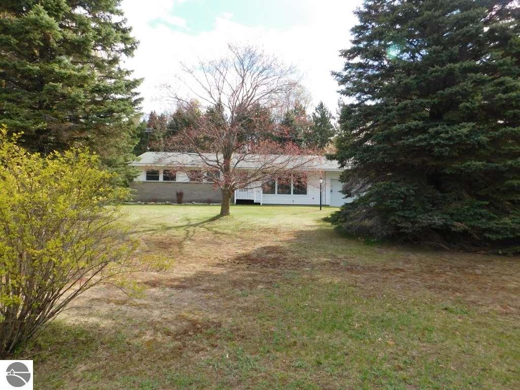 8571 E 12 Rd, Manton, MI 49663 photo 6