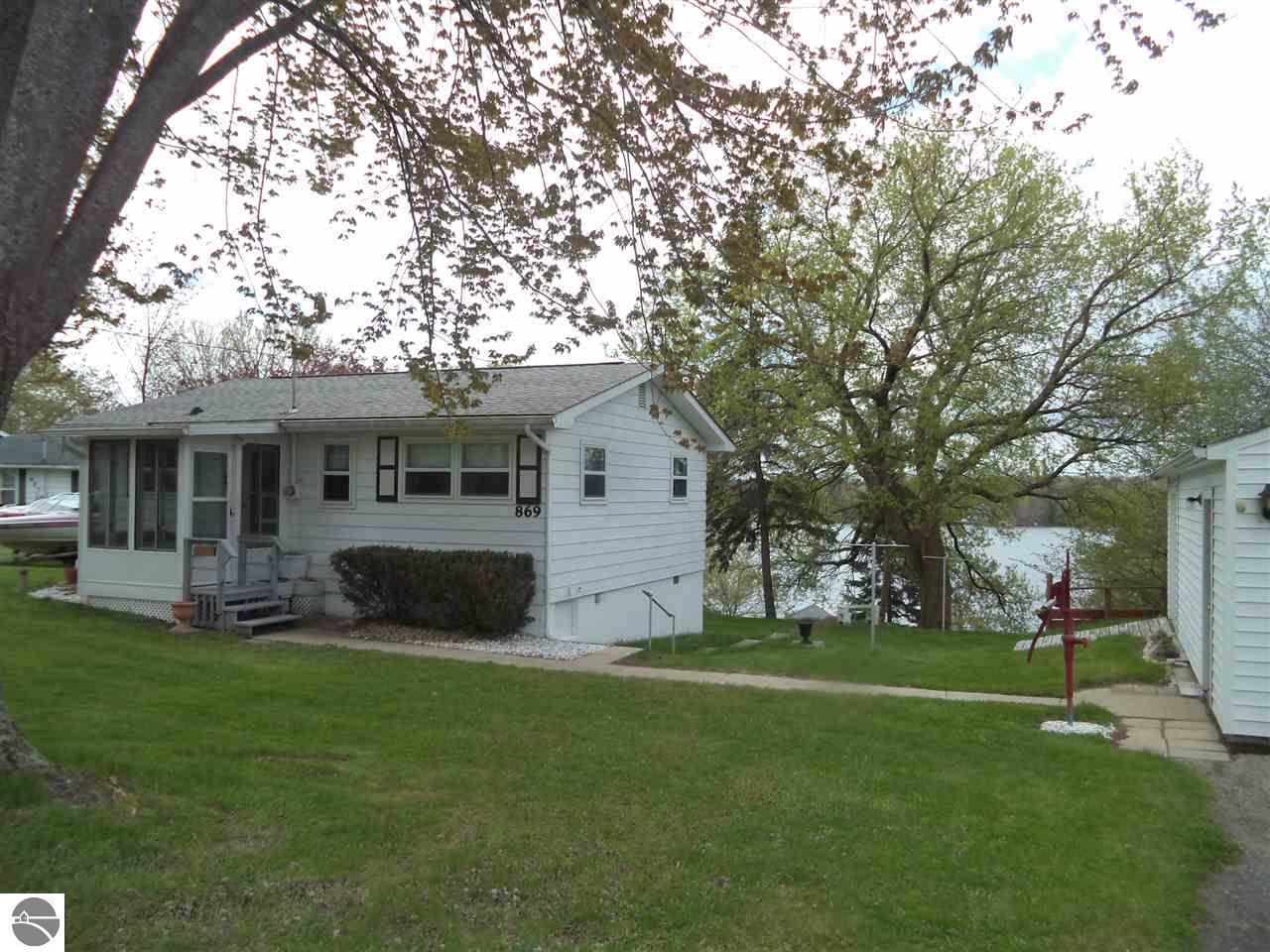 869 Richland Ave, Lupton, MI 48635 photo 2
