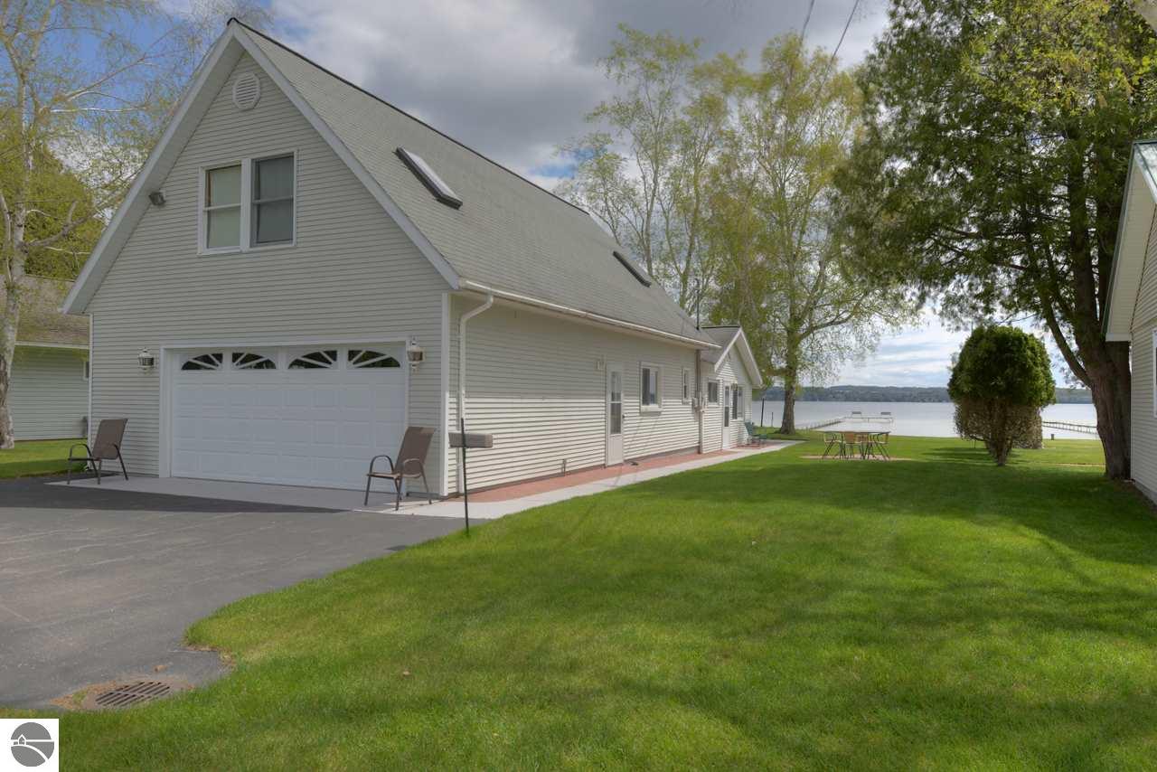 8373 S Sandbar Dr, Cedar, MI 49621 photo 9