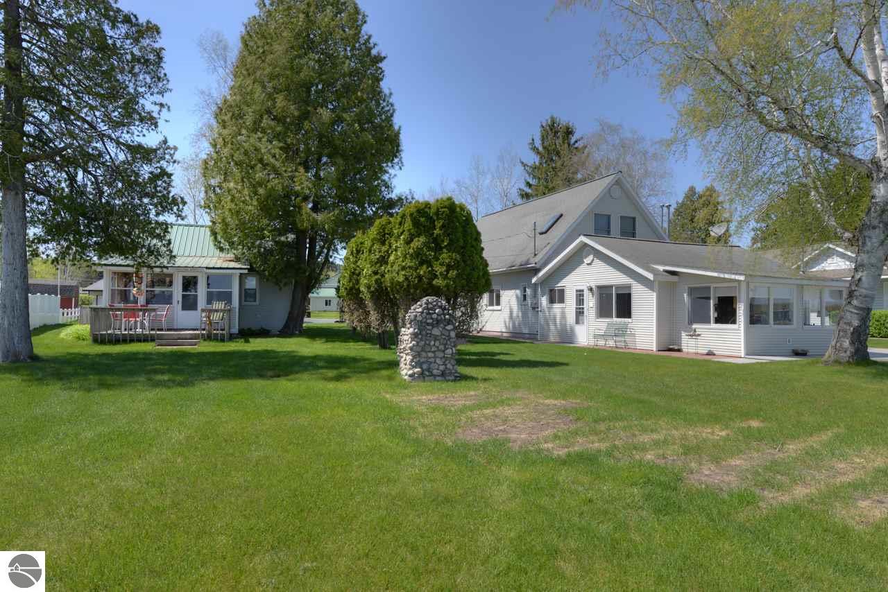 8373 S Sandbar Dr, Cedar, MI 49621 photo 7