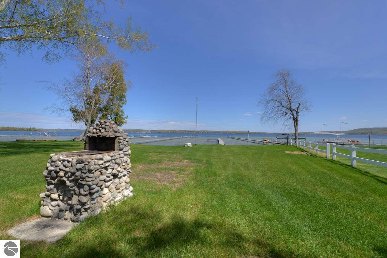8373 S Sandbar Dr, Cedar, MI 49621 photo 3