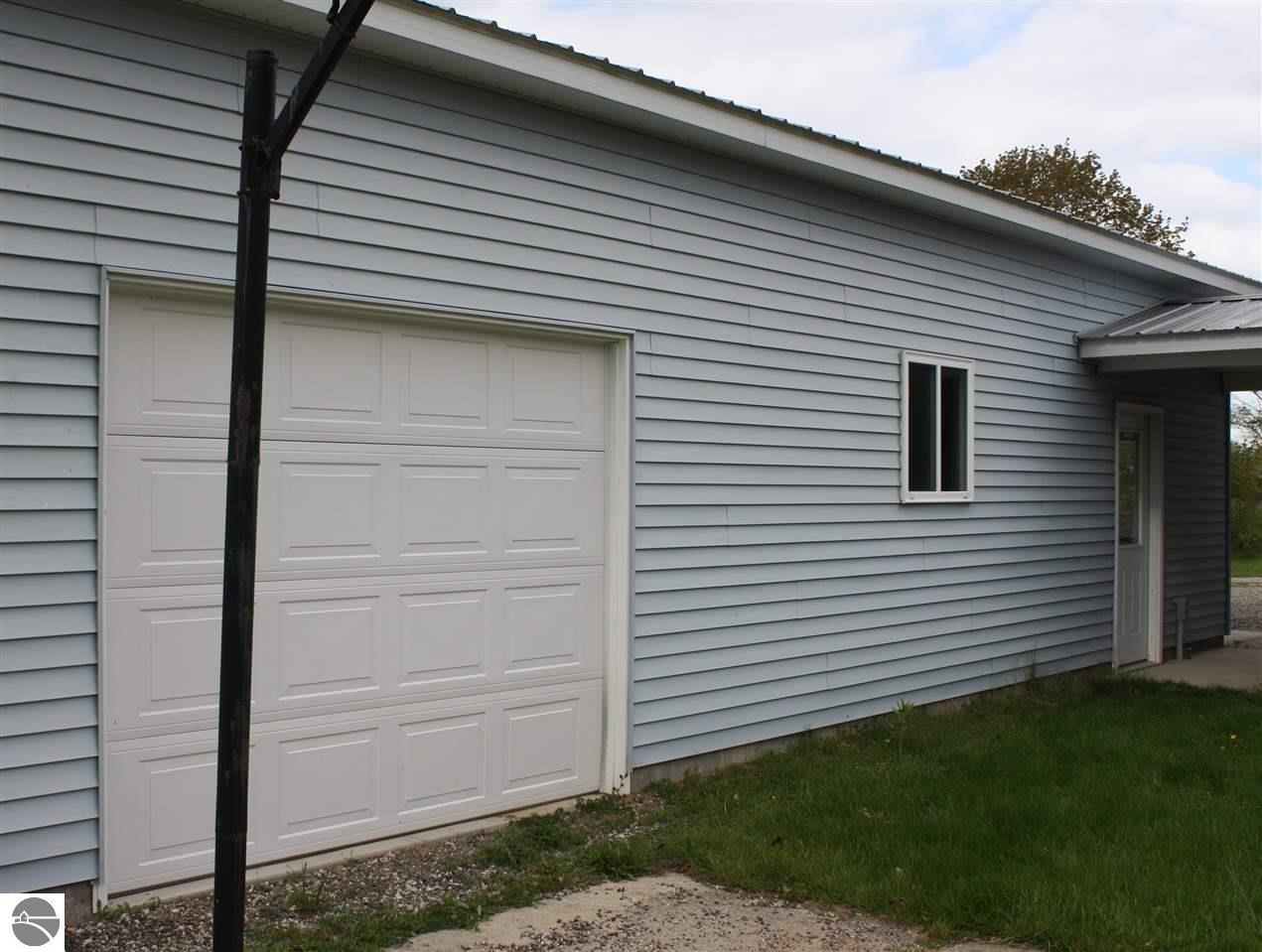 103 Beech Dr, Clare, MI 48617 photo 34