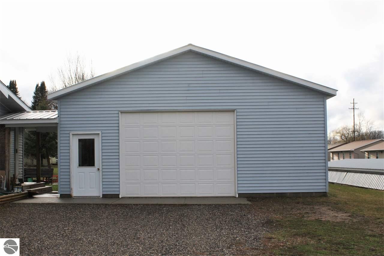 103 Beech Dr, Clare, MI 48617 photo 31