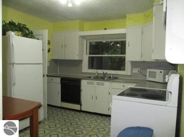 321 End St, Alma, MI 48801 photo 2