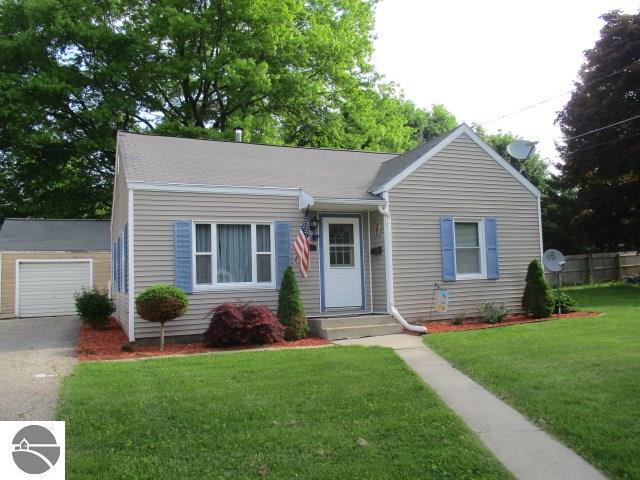 321 End St, Alma, MI 48801 photo 1