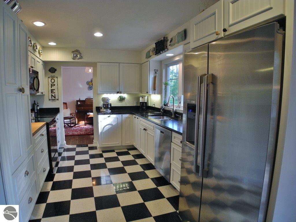 5 E Juniper Trl, Leland, MI 49654 photo 13