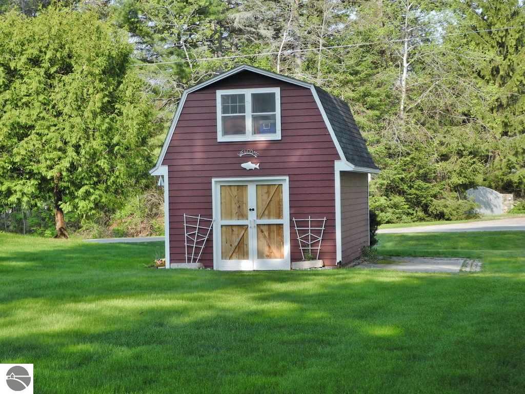 5 E Juniper Trl, Leland, MI 49654 photo 8