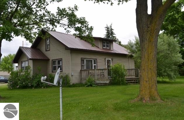8425 E Monroe Rd, Wheeler, MI 48662 photo 1