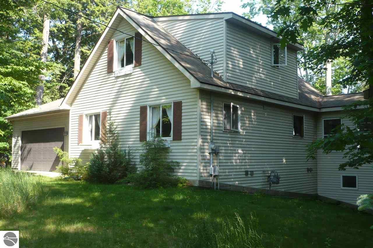 3911 Birch Dr, Honor, MI 49640 photo 2