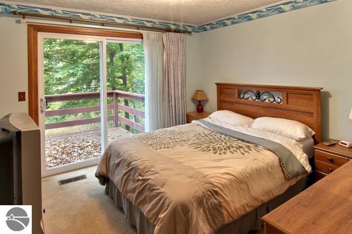4033 E Shore Dr, Grawn, MI 49637 photo 11