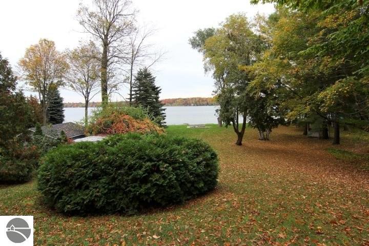 4033 E Shore Dr, Grawn, MI 49637 photo 1