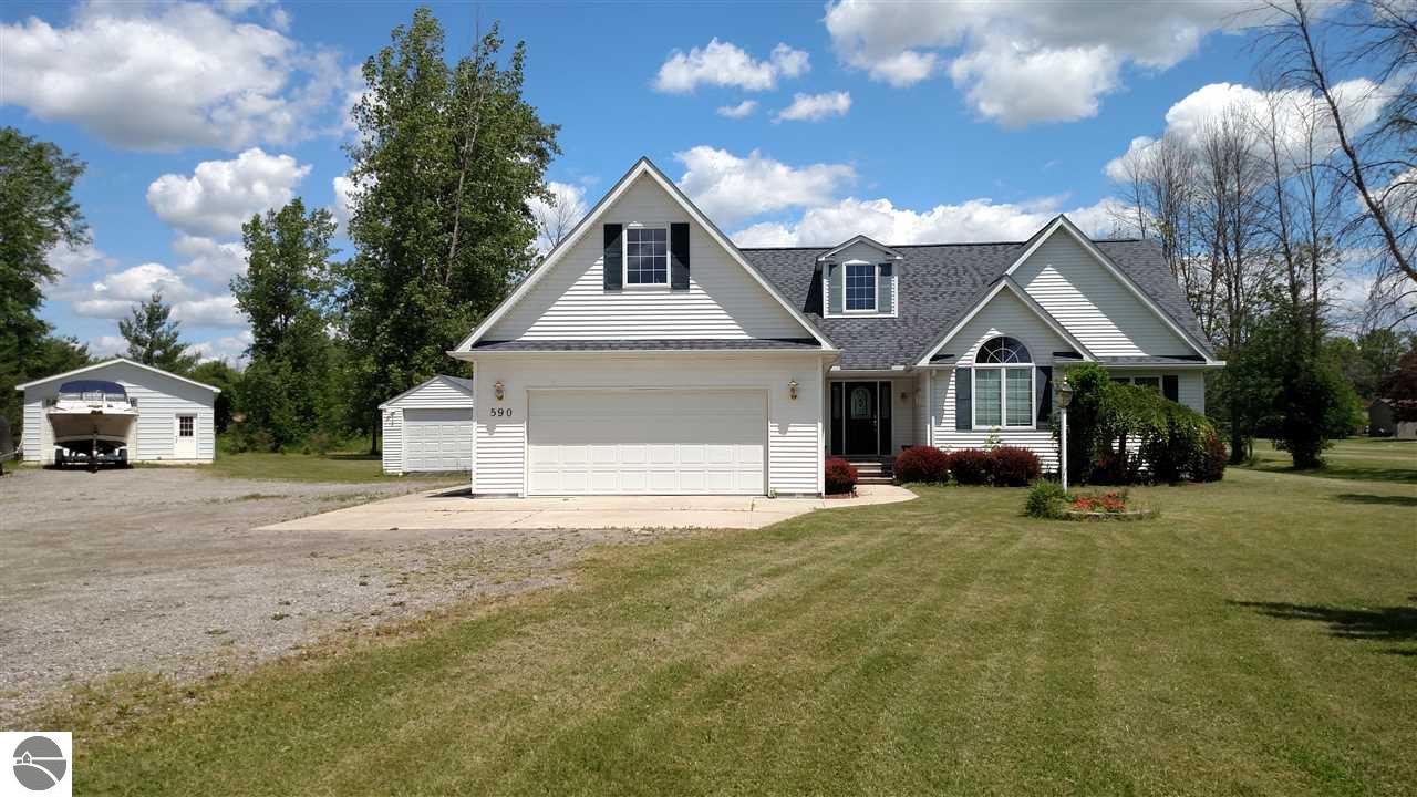 590 S Augres River Dr, Au Gres, MI 48703 photo 2