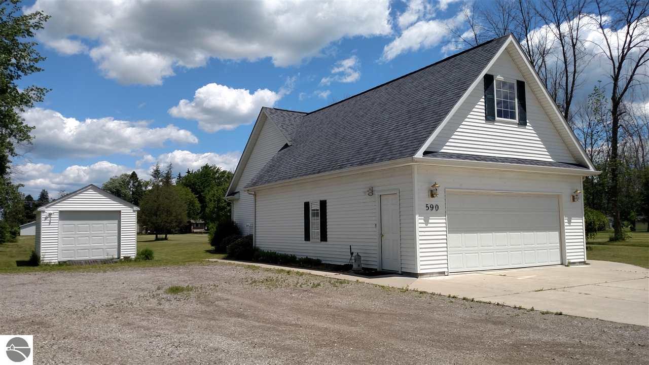 590 S Augres River Dr, Au Gres, MI 48703 photo 1
