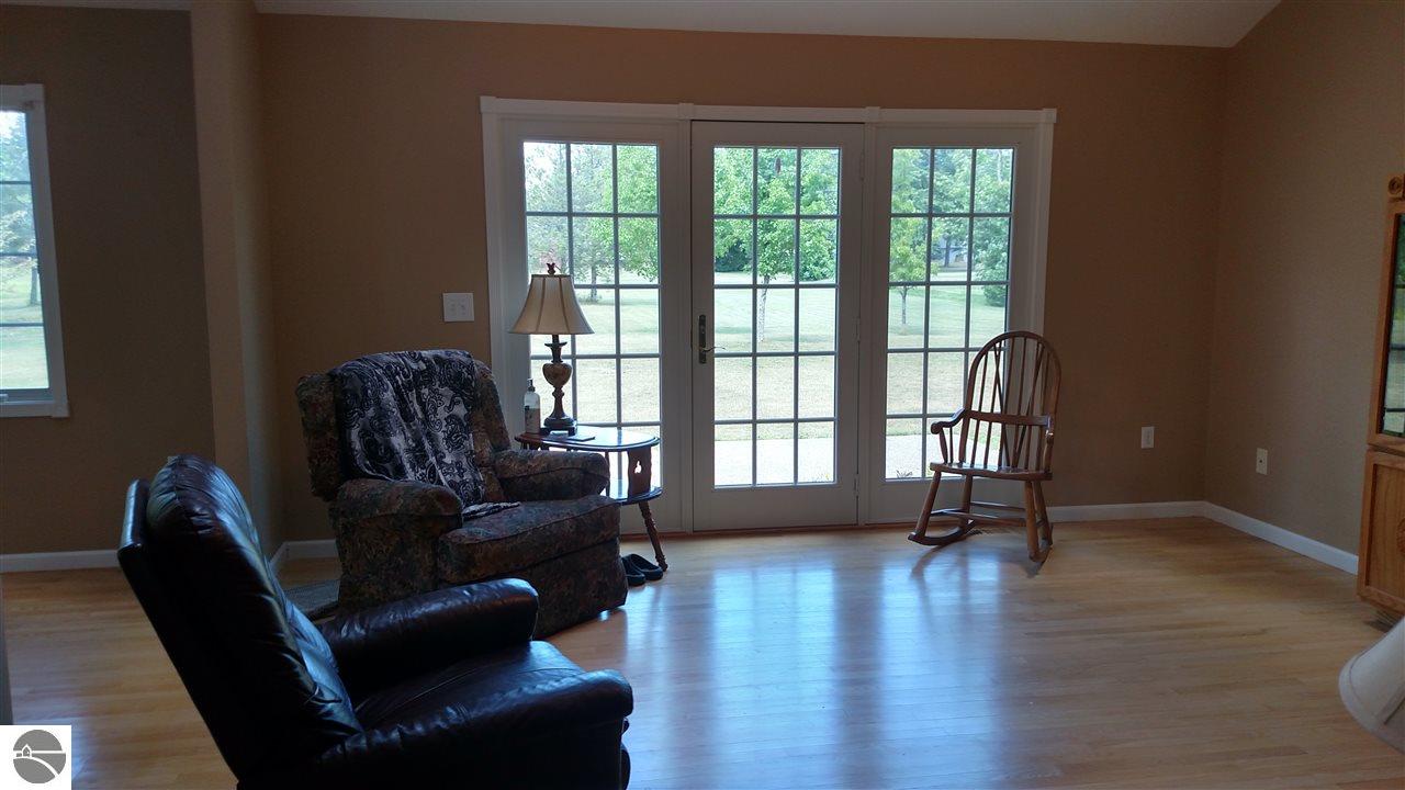 590 S Augres River Dr, Au Gres, MI 48703 photo 9