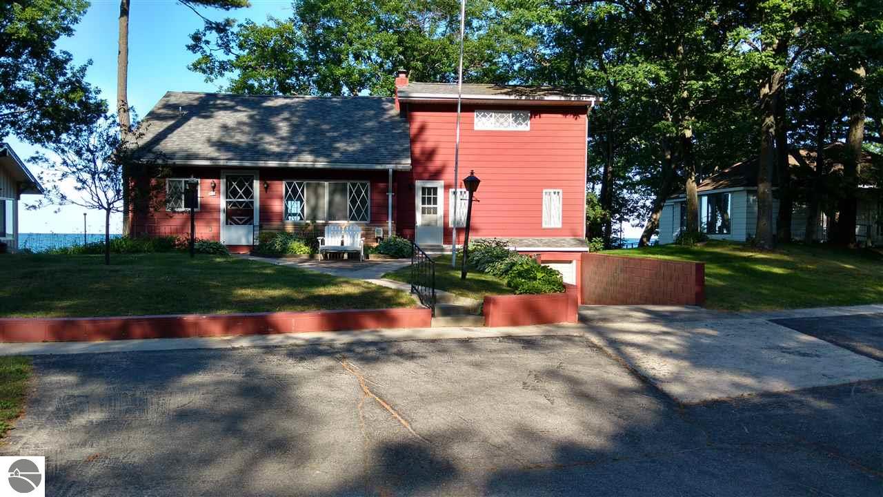 911 Crescent Dr, Au Gres, MI 48703 photo 2