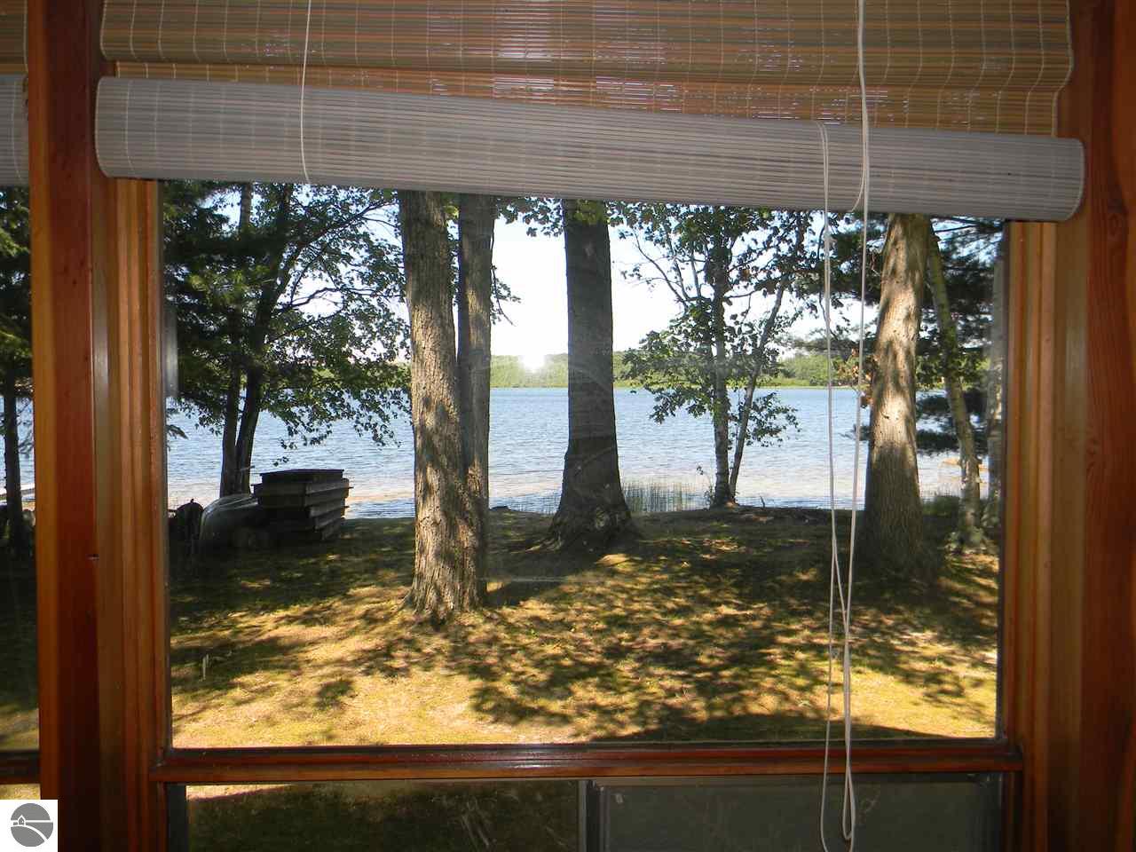 709 Deerfield Ln, Lupton, MI 48635 photo 9