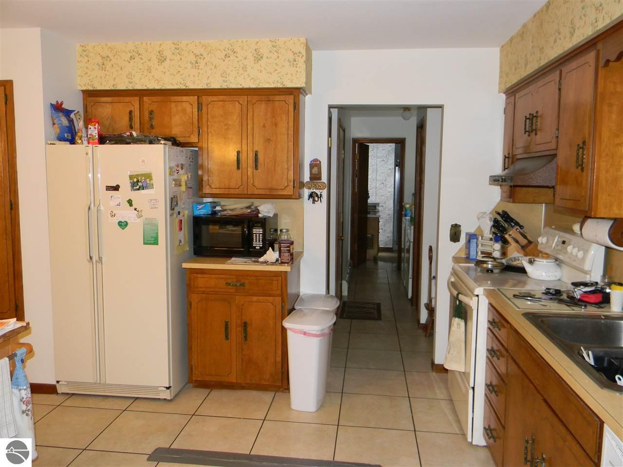 922 Pettit Rd, Lupton, MI 48635 photo 5