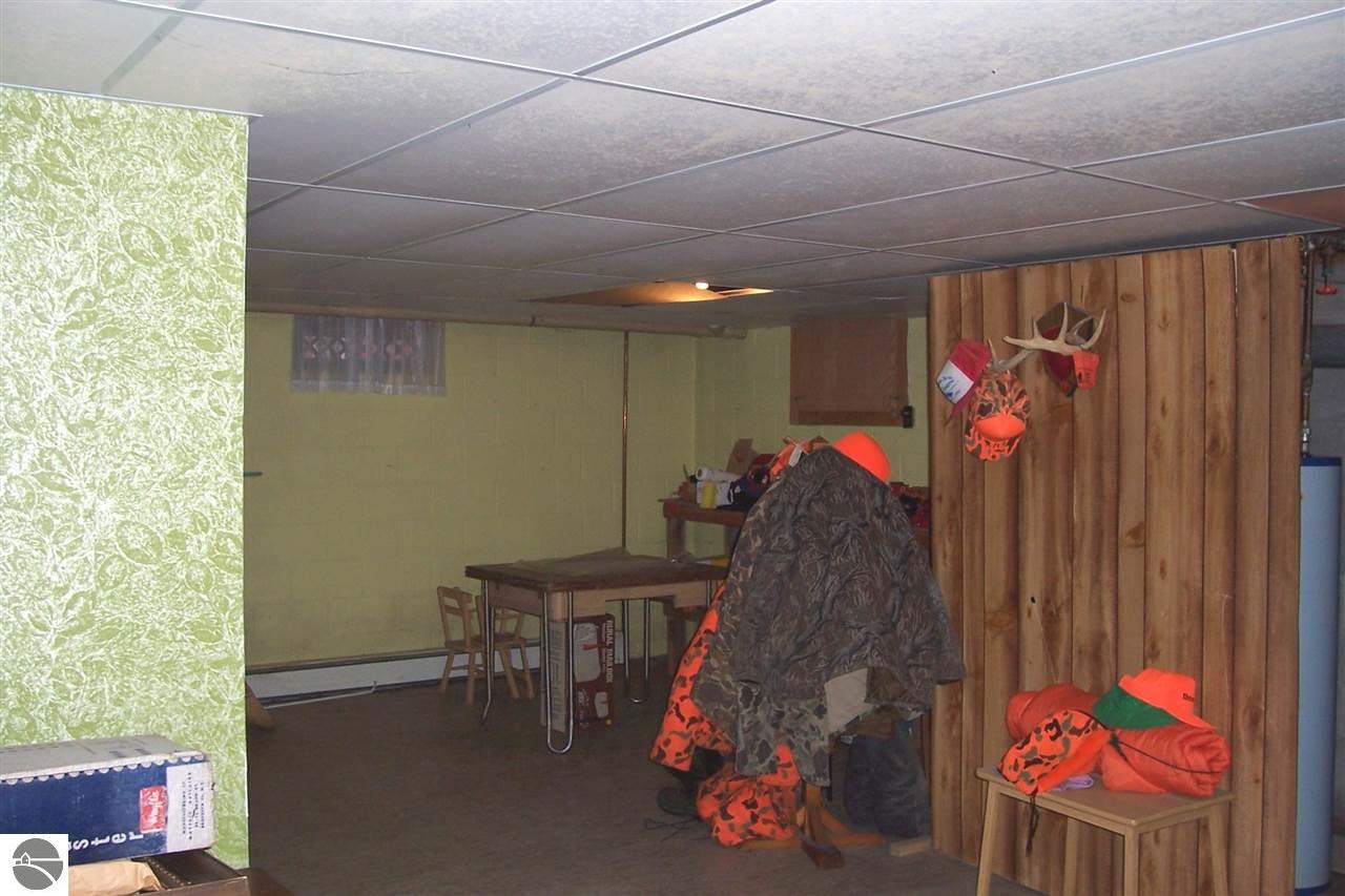 922 Pettit Rd, Lupton, MI 48635 photo 22