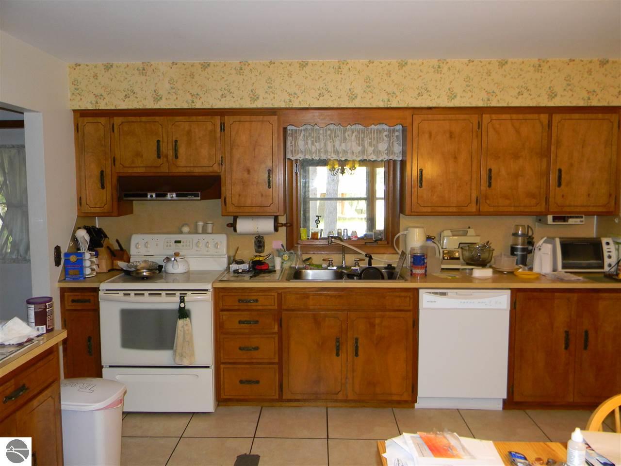 922 Pettit Rd, Lupton, MI 48635 photo 6