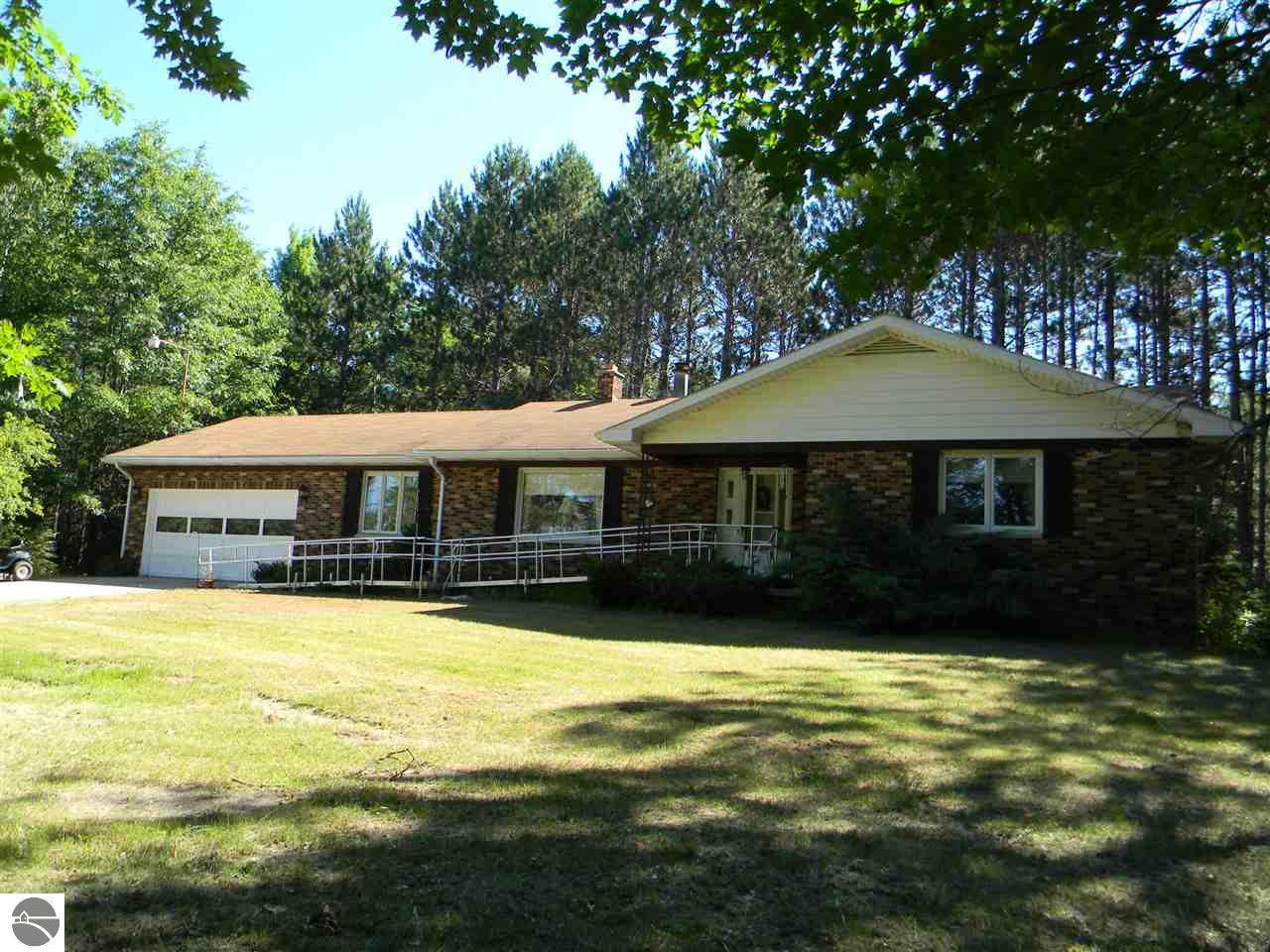 922 Pettit Rd, Lupton, MI 48635 photo 1
