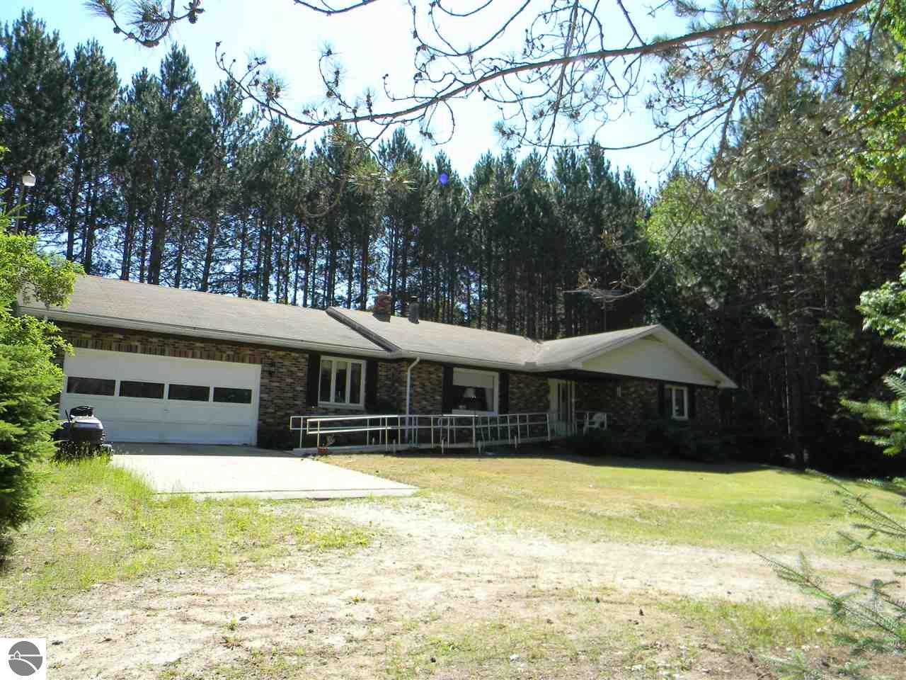 922 Pettit Rd, Lupton, MI 48635 photo 2