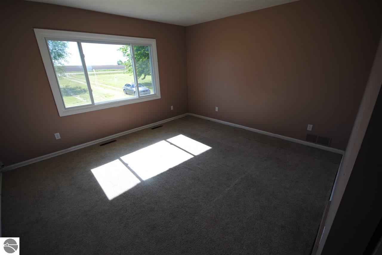 5356 S Shepherd Rd, Shepherd, MI 48883 photo 6