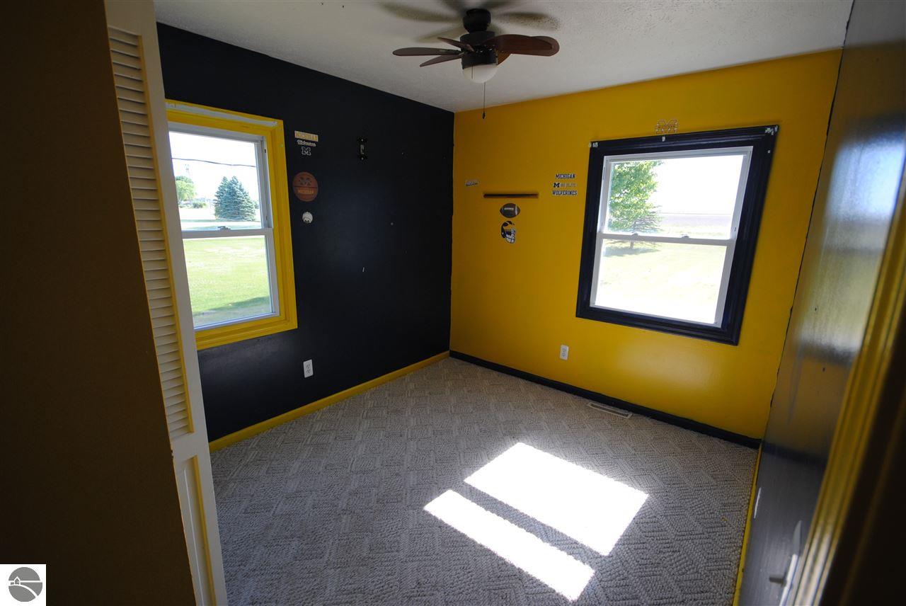 5356 S Shepherd Rd, Shepherd, MI 48883 photo 8
