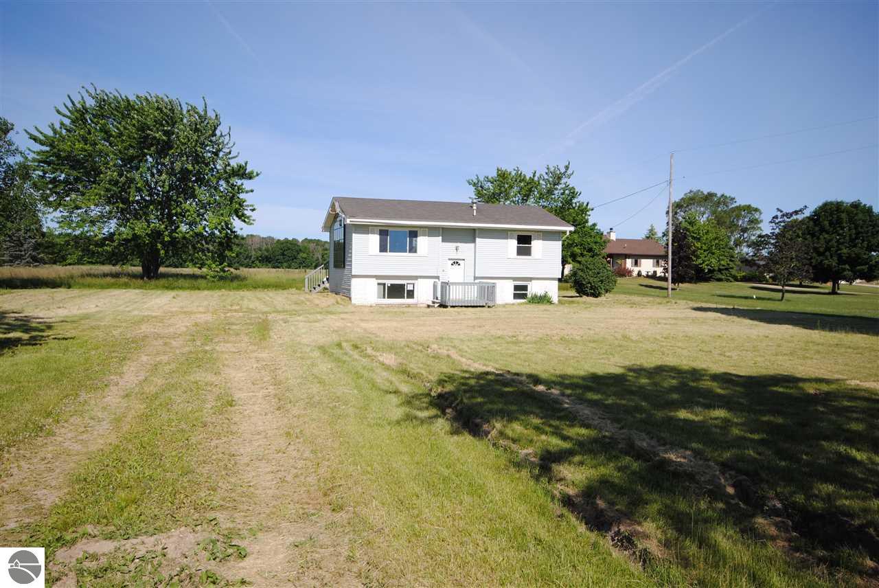 5356 S Shepherd Rd, Shepherd, MI 48883 photo 3