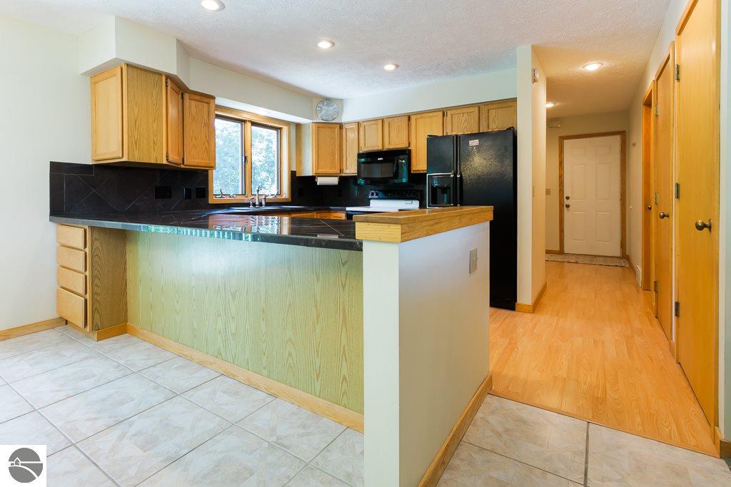11275 S Ramblewood Dr, Cedar, MI 49621 photo 8