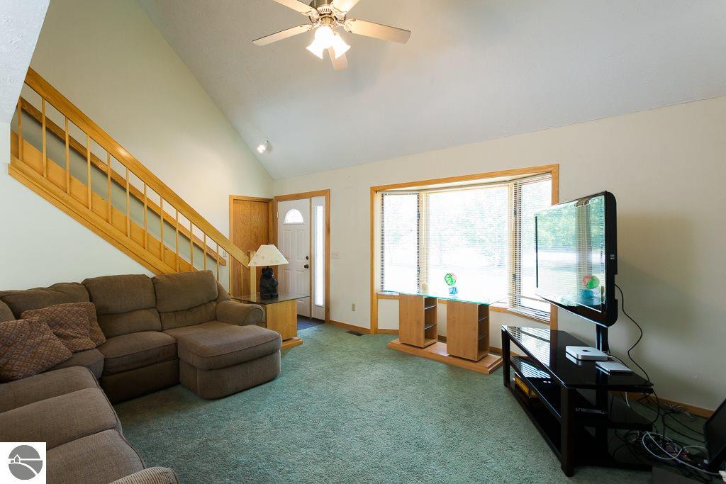 11275 S Ramblewood Dr, Cedar, MI 49621 photo 4