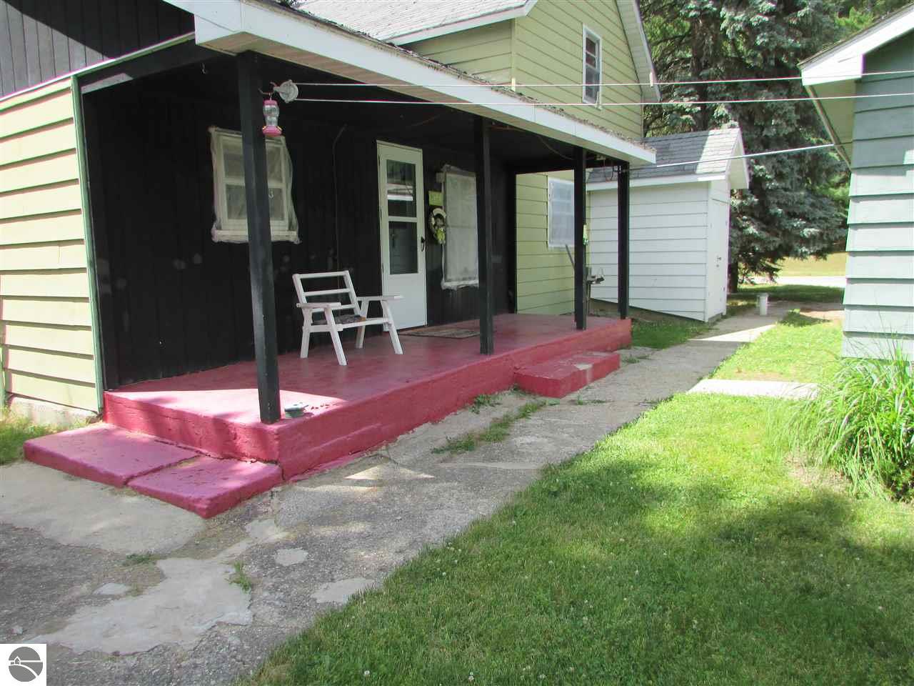 160 N 3rd St, Blanchard, MI 49310 photo 4