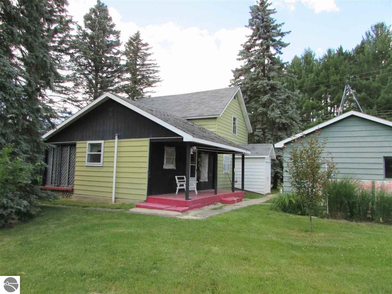 160 N 3rd St, Blanchard, MI 49310 photo 2