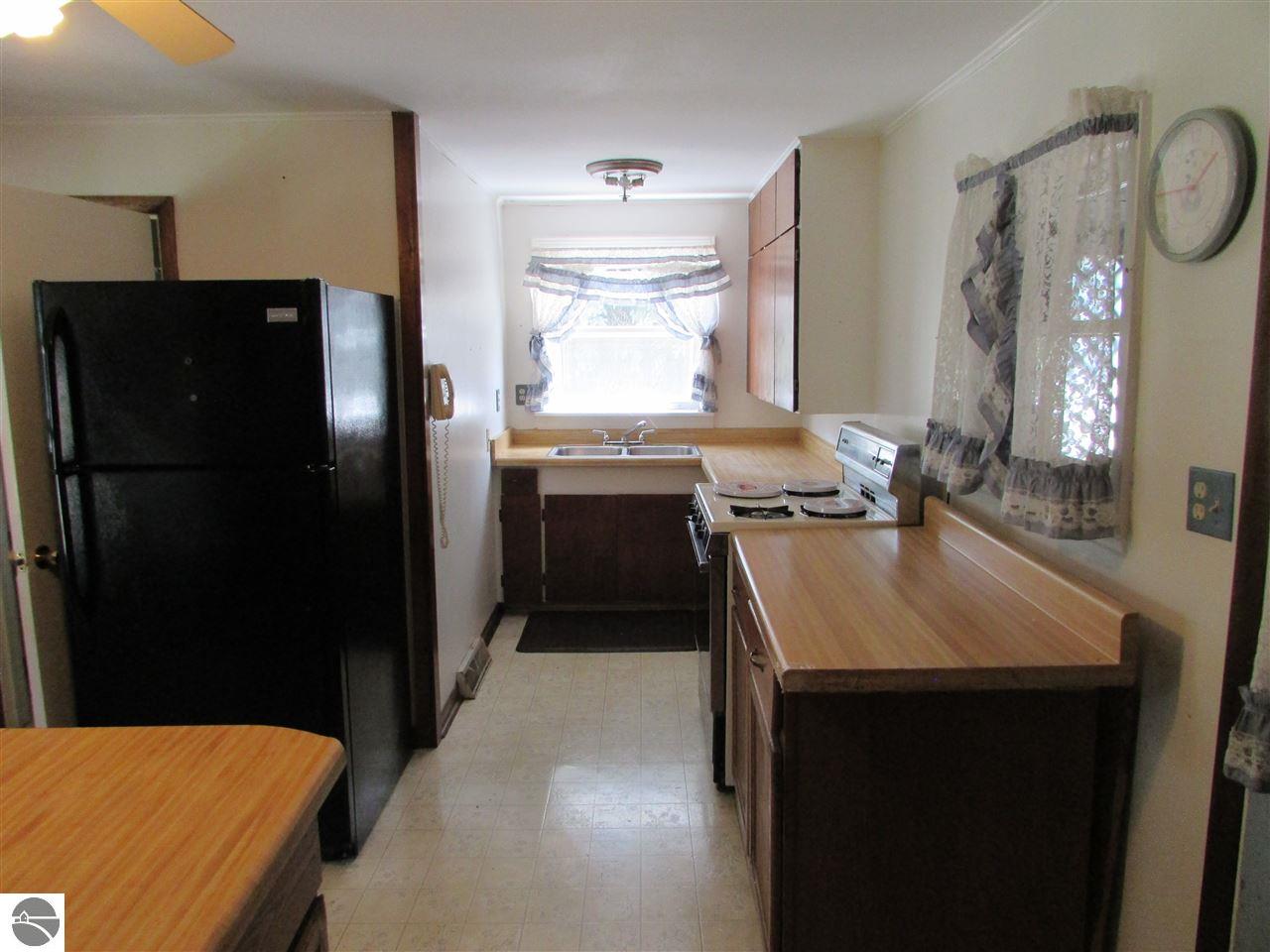 160 N 3rd St, Blanchard, MI 49310 photo 9