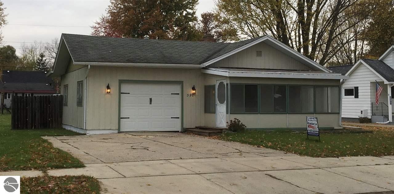 320 S Front St, Standish, MI 48658 photo 1