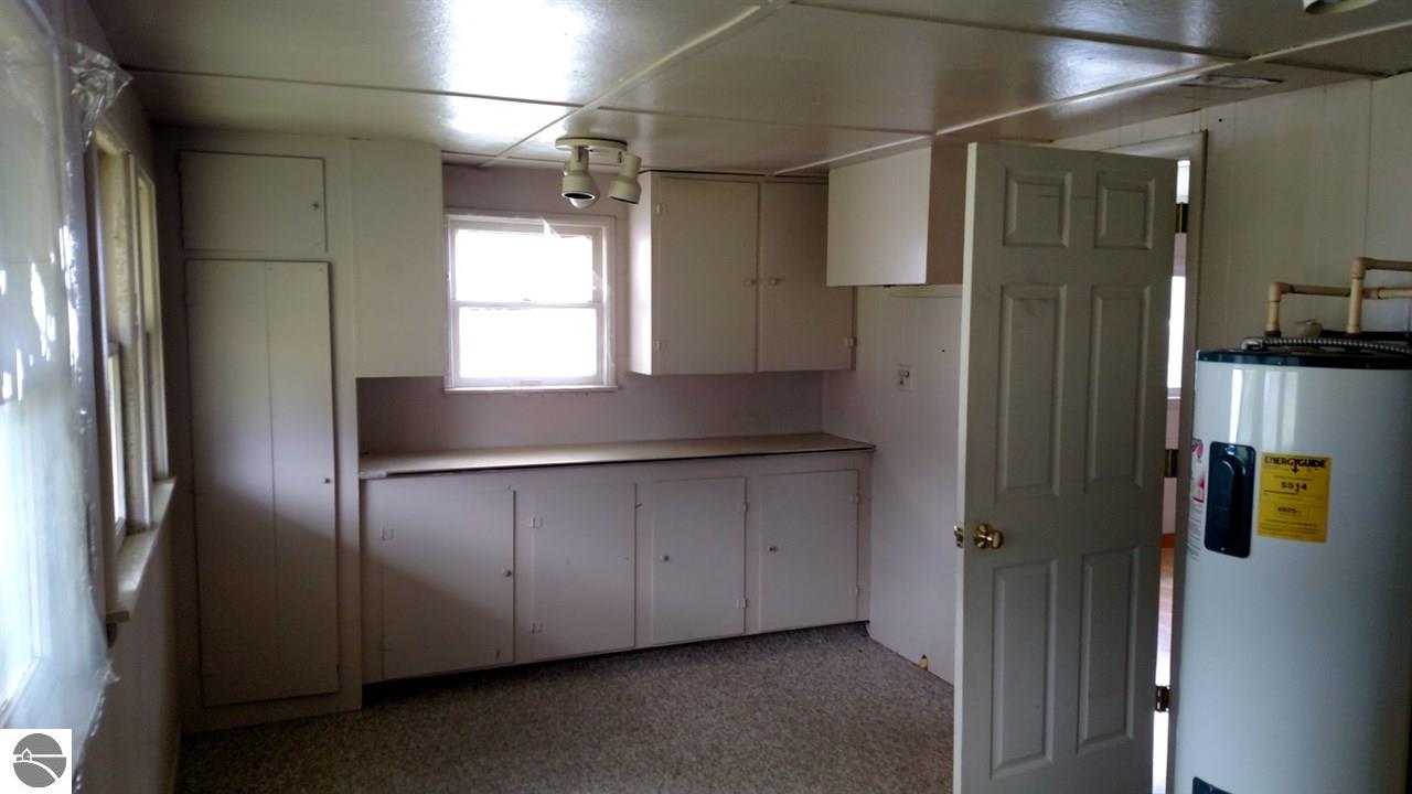320 S Front St, Standish, MI 48658 photo 5