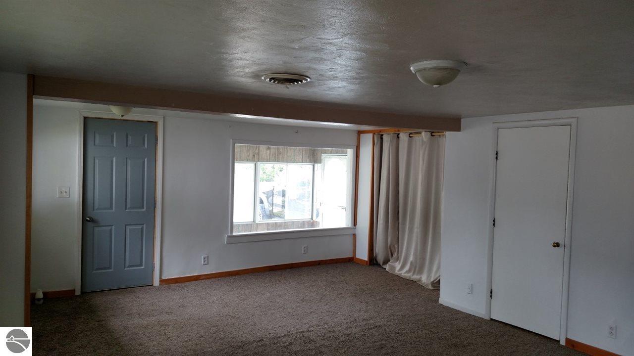 320 S Front St, Standish, MI 48658 photo 6