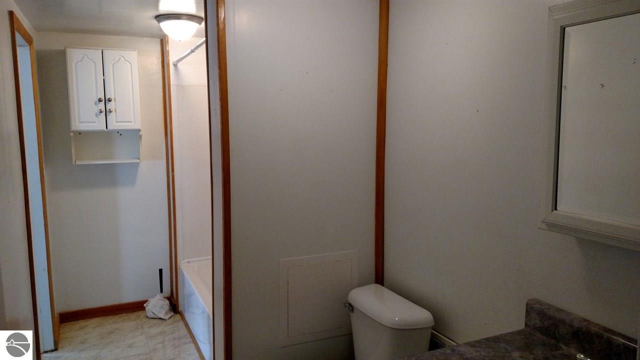 320 S Front St, Standish, MI 48658 photo 7