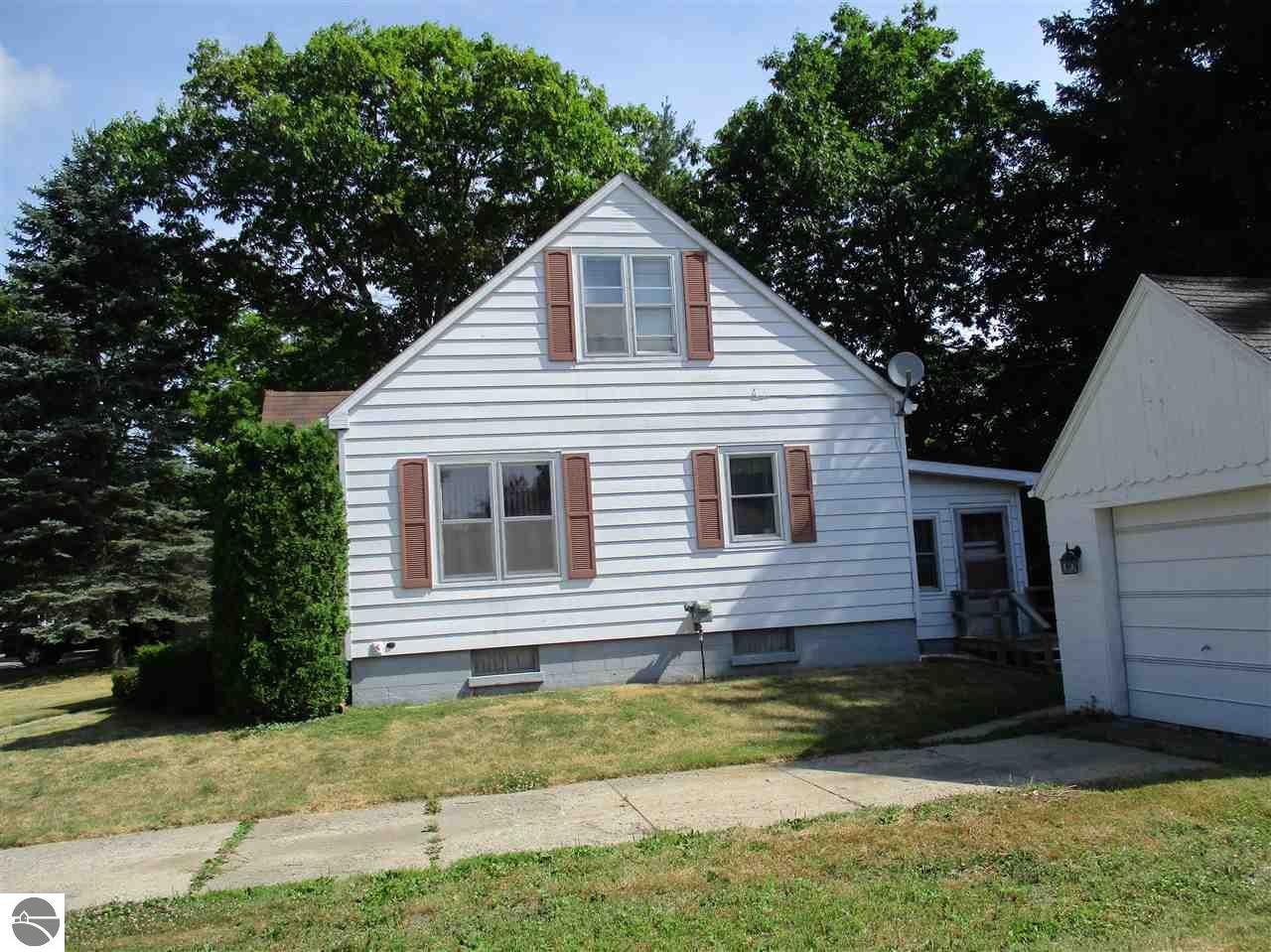 218 N Maple, Ithaca, MI 48847 photo 3