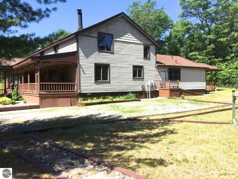 2424 Pierce Rd, Mio, MI 48647 photo 1