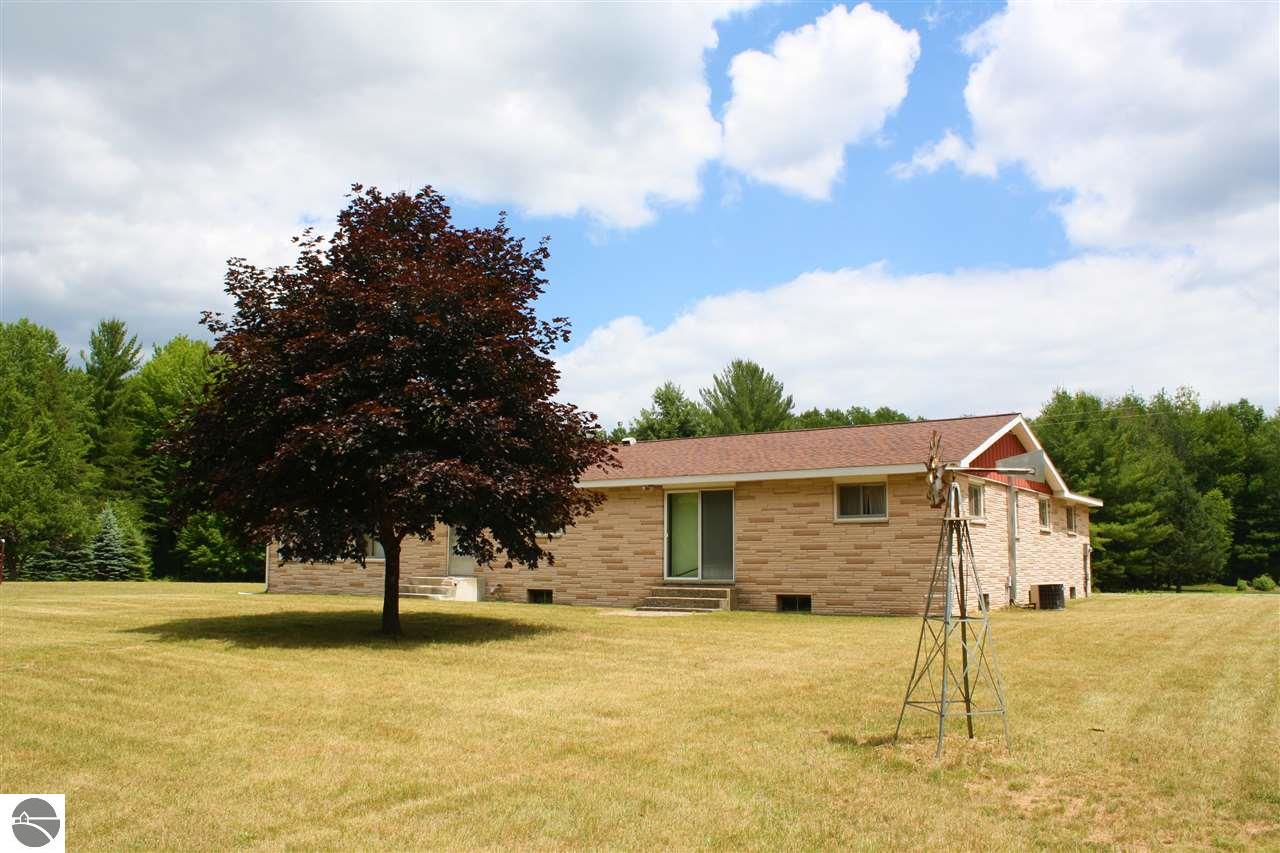 715 N Hockaday Rd, Gladwin, MI 48624 photo 5