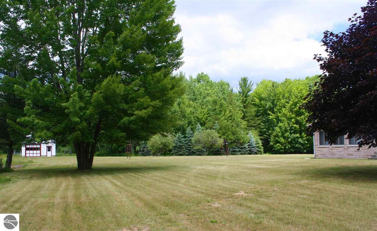 715 N Hockaday Rd, Gladwin, MI 48624 photo 6